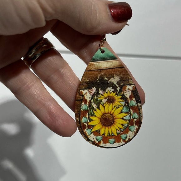 Sunflower earrings - Picture 3 of 4